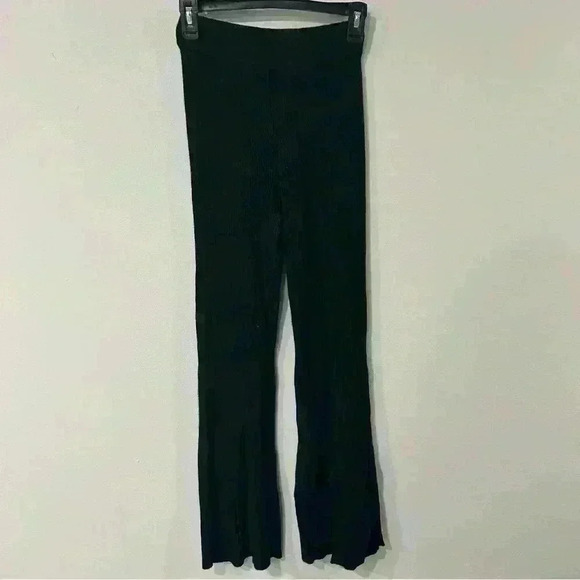 Abercrombie & Fitch Heavy Knit Split Flare Ribbed Black Pants Women’s Size XS - Picture 2 of 8